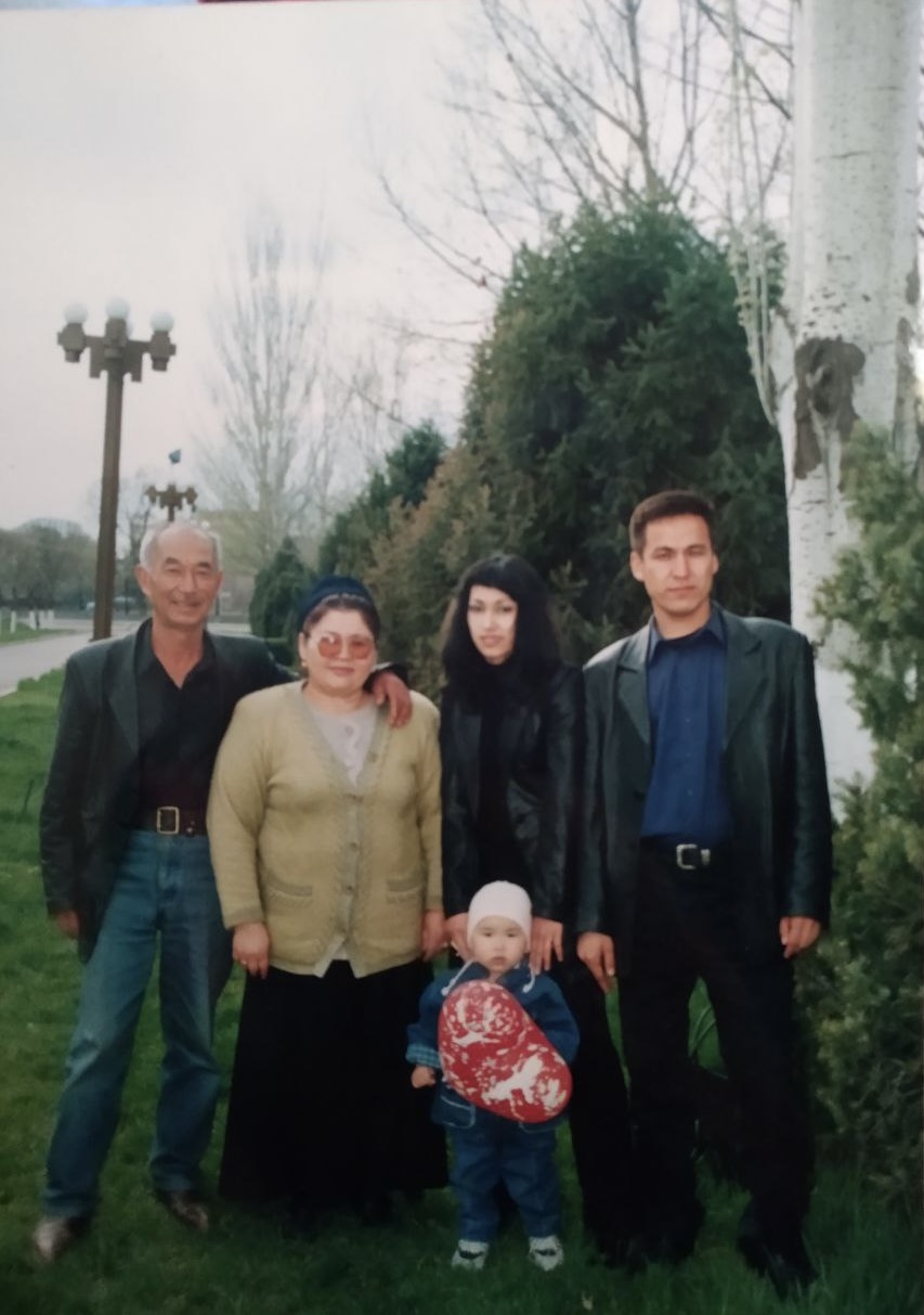 Vintage family photograph from the story behind Nomad Küche